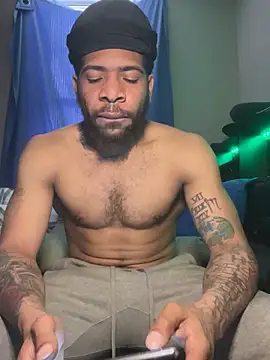 Snapshot of 1mistaGoodWood chatting on 04-08-26, 06:09 1mistaGoodWood online show from 04-08-26, 06:09