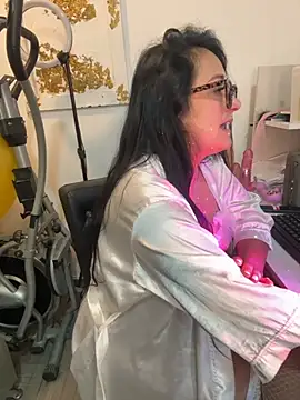 hotadhara01 online show from 10-18-25, 01:24