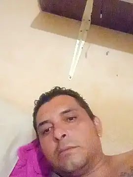 Snapshot of 125Delfin90 chatting on 10-06-25, 03:08 125Delfin90 online show from 10-06-25, 03:08