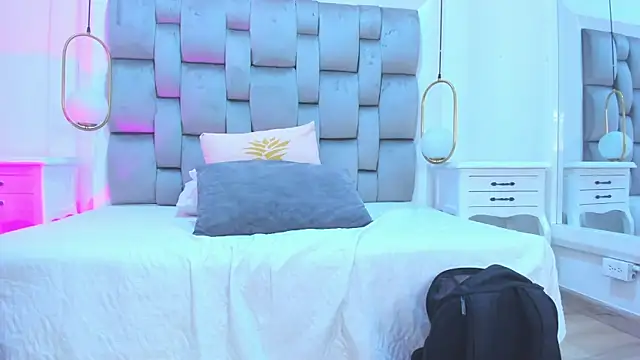 Snapshot of OnlyGia chatting on 02-16-26, 01:15 OnlyGia online show from 02-16-26, 01:15