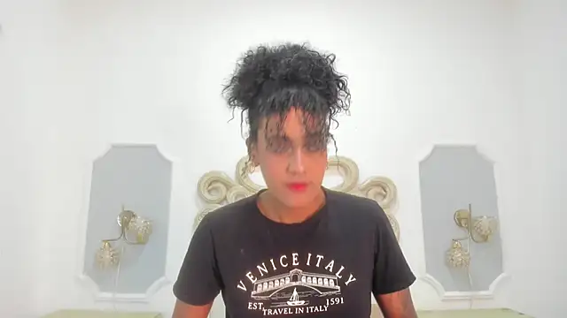 Snapshot of OnlyGia chatting on 01-17-26, 10:35 OnlyGia online show from 01-17-26, 10:35