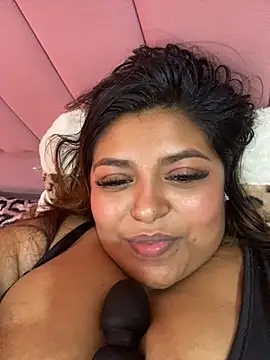 Snapshot of Hela_Collins chatting on 10-19-25, 11:24 Hela Collins online show from 10-19-25, 11:24