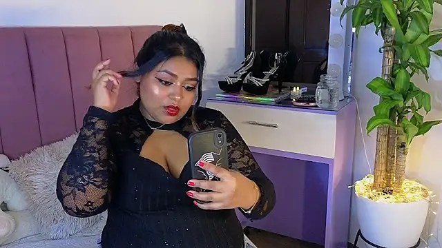 Hela Collins online show from 04-11-26, 03:14