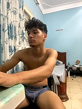 Snapshot of dermino12 chatting on 11-06-25, 02:10 dermino12 online show from 11-06-25, 02:10