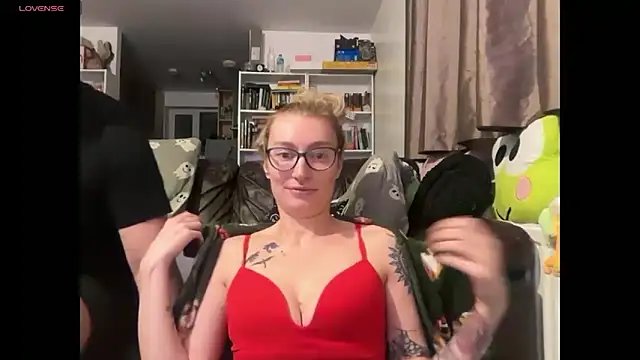 harleyblair online show from 11-24-25, 11:16