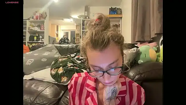 harleyblair online show from 11-25-25, 11:16