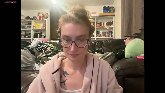 harleyblair online show from 12-16-25, 11:09