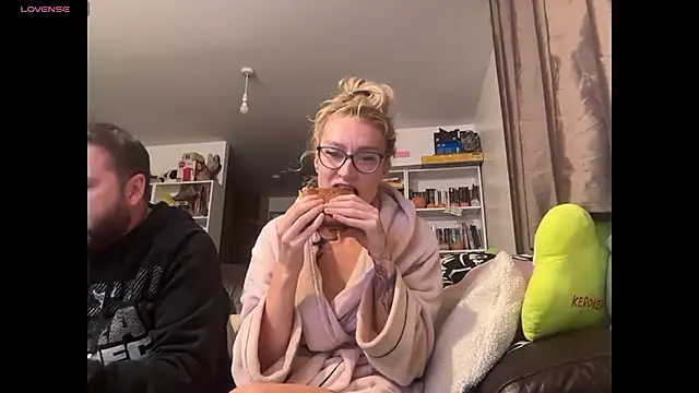 harleyblair online show from 10-27-25, 11:16