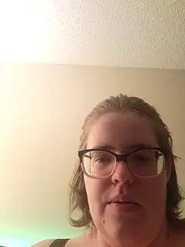 Snapshot of VeiledMuse chatting on 03-09-26, 01:31 VeiledMuse online show from 03-09-26, 01:31