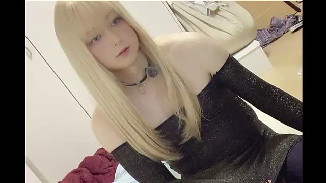 Snapshot of Mia032 chatting on 10-27-25, 03:57 Mia032 online show from 10-27-25, 03:57