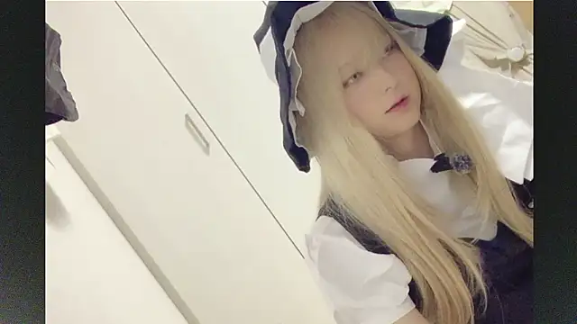 Mia032 online show from 10-31-25, 02:13