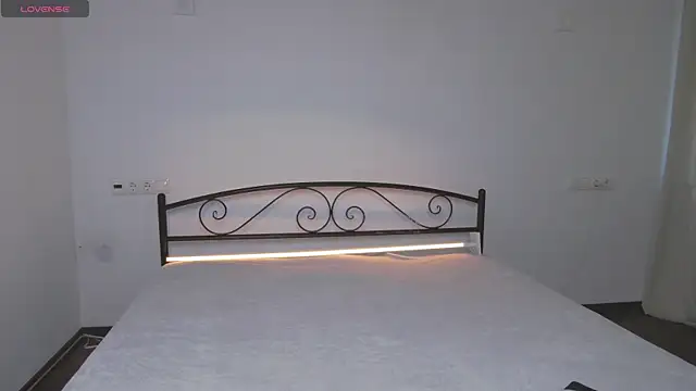 AlexsisFaee online show from 04-16-26, 01:45