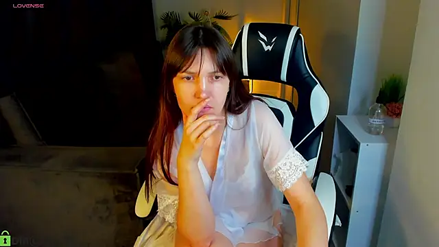 Snapshot of MalvinaDream chatting on 04-24-26, 03:08 MalvinaDream online show from 04-24-26, 03:08