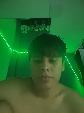 Snapshot of Kailertwink chatting on 04-21-26, 03:13 Kailertwink online show from 04-21-26, 03:13