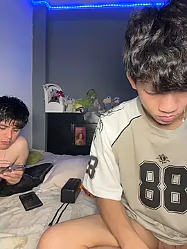Snapshot of Kailertwink chatting on 07-01-26, 08:42 Kailertwink online show from 07-01-26, 08:42
