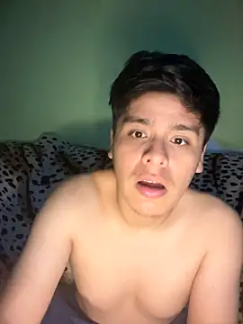 Snapshot of Kailertwink chatting on 05-17-26, 01:49 Kailertwink online show from 05-17-26, 01:49