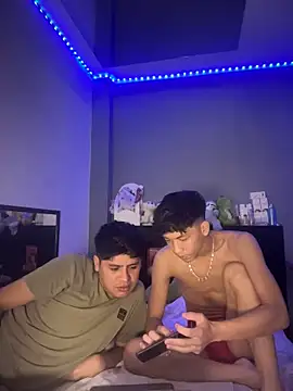 Snapshot of Kailertwink chatting on 05-07-26, 03:37 Kailertwink online show from 05-07-26, 03:37