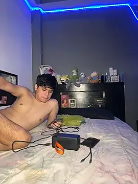 Snapshot of Kailertwink chatting on 07-24-26, 03:35 Kailertwink online show from 07-24-26, 03:35