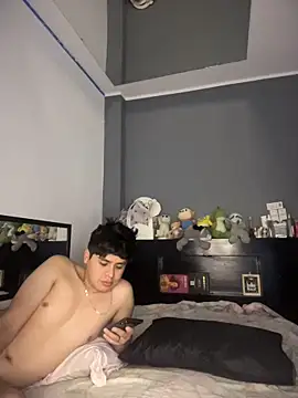 Snapshot of Kailertwink chatting on 05-26-26, 04:27 Kailertwink online show from 05-26-26, 04:27
