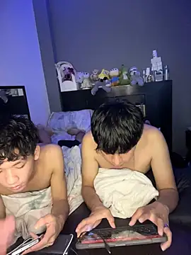 Snapshot of Kailertwink chatting on 05-31-26, 04:18 Kailertwink online show from 05-31-26, 04:18