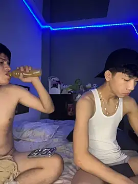 Snapshot of Kailertwink chatting on 06-29-26, 06:40 Kailertwink online show from 06-29-26, 06:40