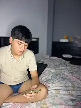 Kailertwink online show from 11-15-25, 06:06