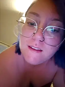 Snapshot of lablonde2025 chatting on 05-08-26, 06:12 lablonde2025 online show from 05-08-26, 06:12