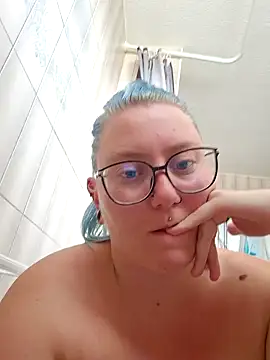 Snapshot of lablonde2025 chatting on 09-25-25, 10:43 lablonde2025 online show from 09-25-25, 10:43