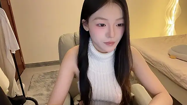 Robin-o3 online show from 04-12-26, 06:22