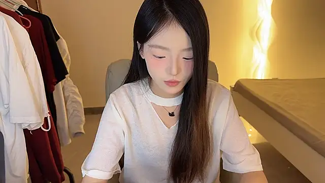 Snapshot of Robin-o3 chatting on 10-15-25, 06:05 Robin-o3 online show from 10-15-25, 06:05