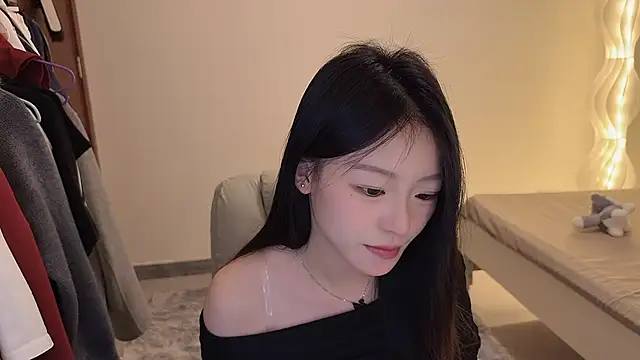 Robin-o3 online show from 12-18-25, 04:22