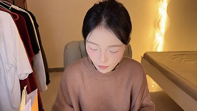 Snapshot of Robin-o3 chatting on 10-12-25, 08:54 Robin-o3 online show from 10-12-25, 08:54