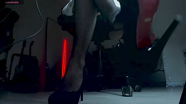 Snapshot of LiyaLuna chatting on 01-16-26, 01:59 LiyaLuna online show from 01-16-26, 01:59