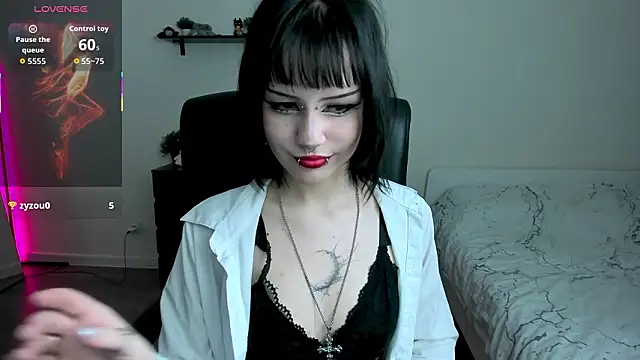 Snapshot of LiyaLuna chatting on 02-27-26, 12:27 LiyaLuna online show from 02-27-26, 12:27