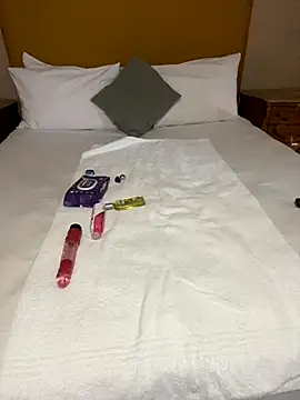 princesstina101 online show from 11-10-25, 01:05