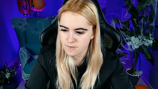 Stef Nicks online show from 10-26-25, 05:19