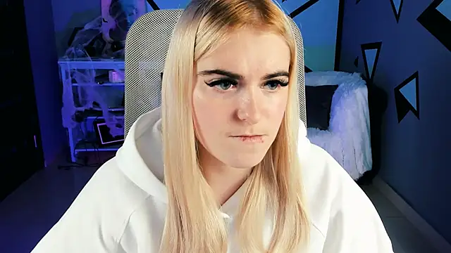 Stef Nicks online show from 10-28-25, 09:08