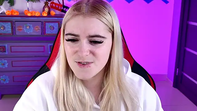 Stef Nicks online show from 10-29-25, 09:41