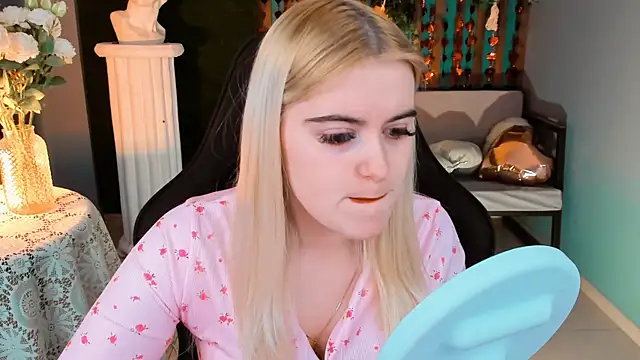 Stef Nicks online show from 02-24-26, 09:10