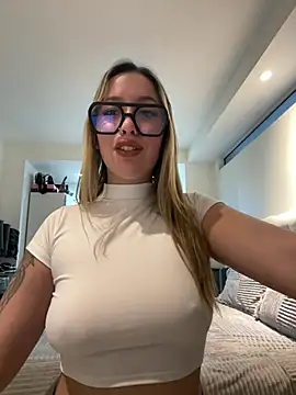 miagarcia250 online show from 06-19-26, 07:52