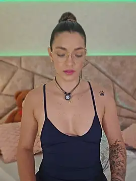 Snapshot of ClaradelMar chatting on 05-11-26, 10:16 ClaradelMar online show from 05-11-26, 10:16