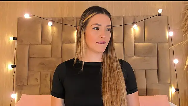 ClaradelMar online show from 11-27-25, 10:37