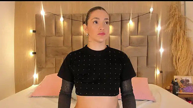 ClaradelMar online show from 12-04-25, 10:25