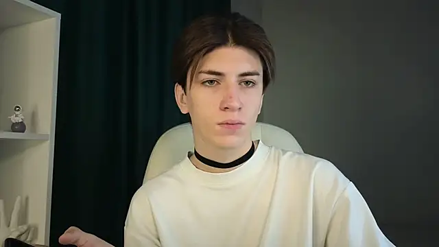 Snapshot of Oliver_Starboy chatting on 09-23-25, 04:41 Oliver Starboy online show from 09-23-25, 04:41