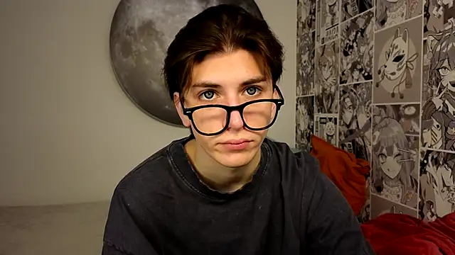Snapshot of Oliver_Starboy chatting on 10-18-25, 07:32 Oliver Starboy online show from 10-18-25, 07:32