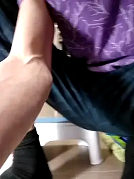 Snapshot of N_i_k_o_l_a_u chatting on 01-18-26, 08:29 N i k o l a u online show from 01-18-26, 08:29