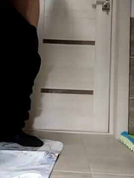 Snapshot of N_i_k_o_l_a_u chatting on 02-08-26, 06:11 N i k o l a u online show from 02-08-26, 06:11