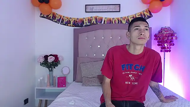 AmelieAndAce online show from 10-14-25, 12:50