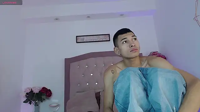 AmelieAndAce online show from 09-23-25, 12:45