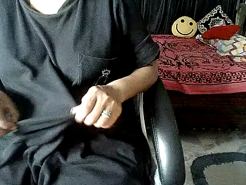 Snapshot of Anaconda-Mall chatting on 10-04-25, 03:57 Anaconda-Mall online show from 10-04-25, 03:57